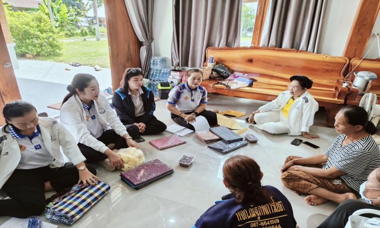 วันที่ 12 มิถุนายน พ.ศ.2568 ออกตรวจติดตามโครงการส่งเสริมอาชีพทอผ้ามัดหมี่ ย้อมสีธรรมชาติ สร้างงาน สร้างอาชีพให้กับกลุ่มสตรี กลุ่มทอผ้า และประชาชนทั่วไป อำเภอแวงใหญ่ จังหวัดขอนแก่น ประจำปีงบประมาณ พ.ศ. 2567 (หลังดำเนินการ)